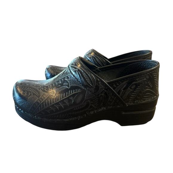 Dansko Women’s Staple Clogs Shoes Black Floral Embossed Size 36 (US 5.5-6) - Picture 14 of 15